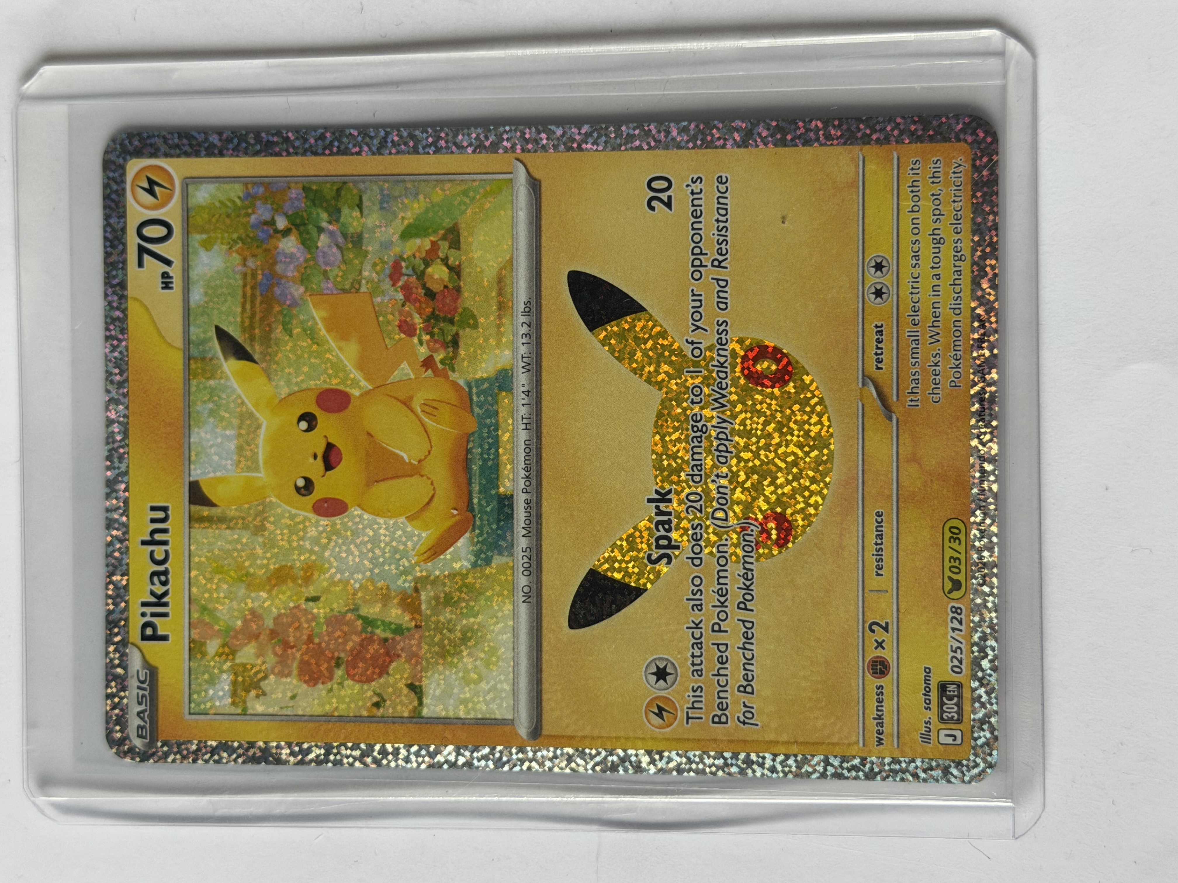 Carta Pikachu 025/128 — Pokémon 30th Anniversary