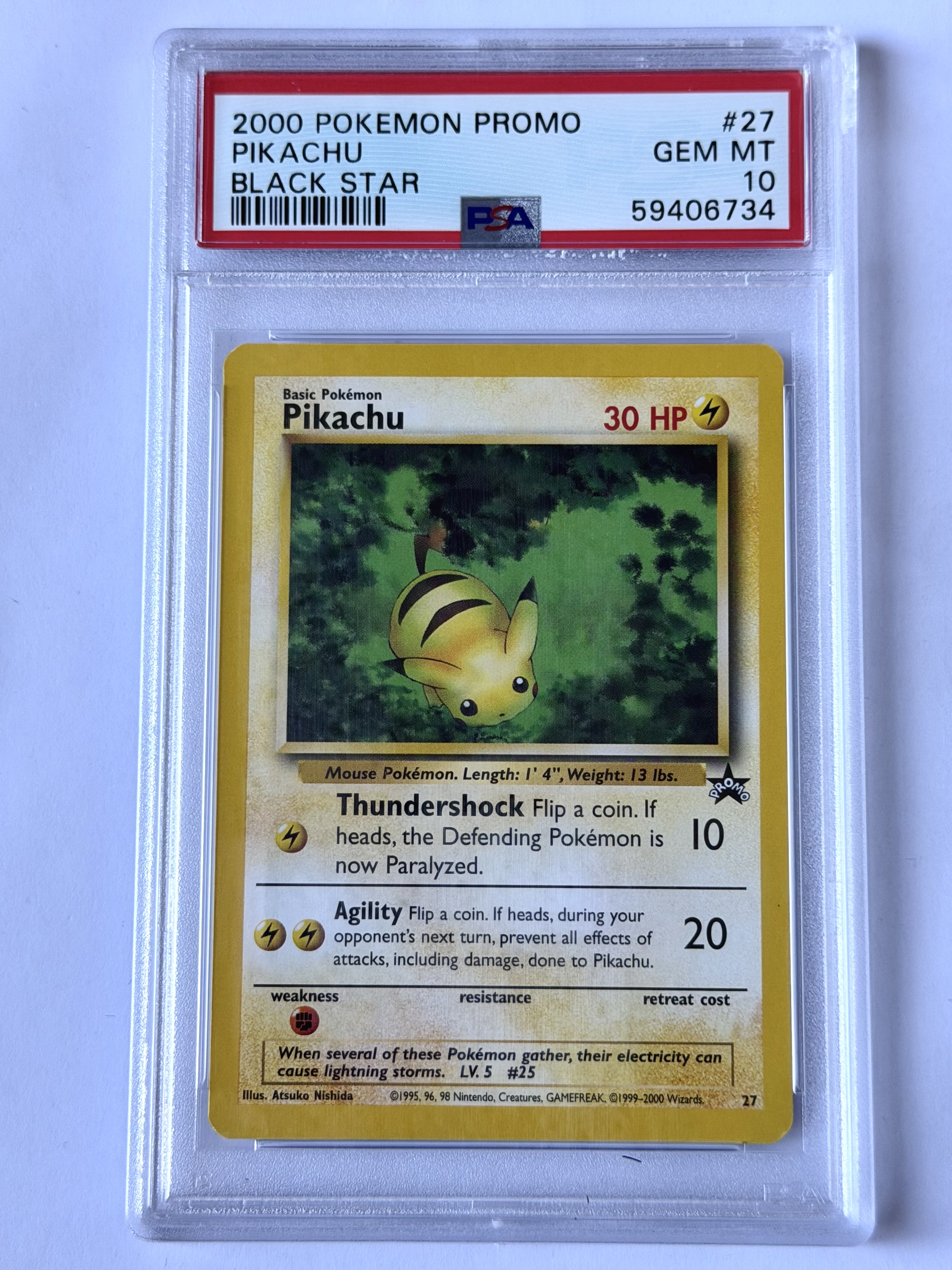 Carta PSA 10 Pikachu #27 — Black Star Promo