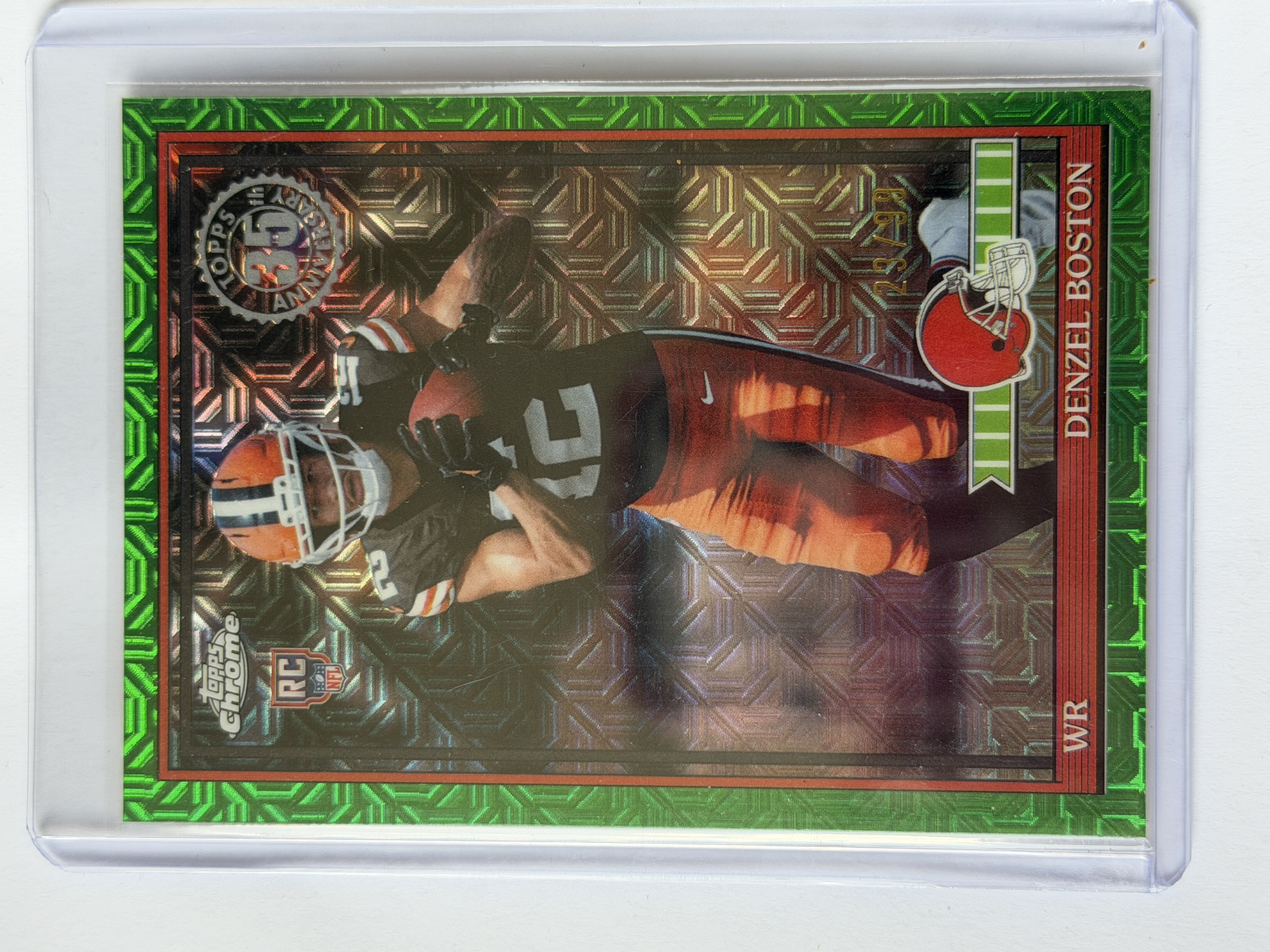 Carta Rookie Denzel Boston — 2026 Topps Chrome Football, Green Geometric 23/99