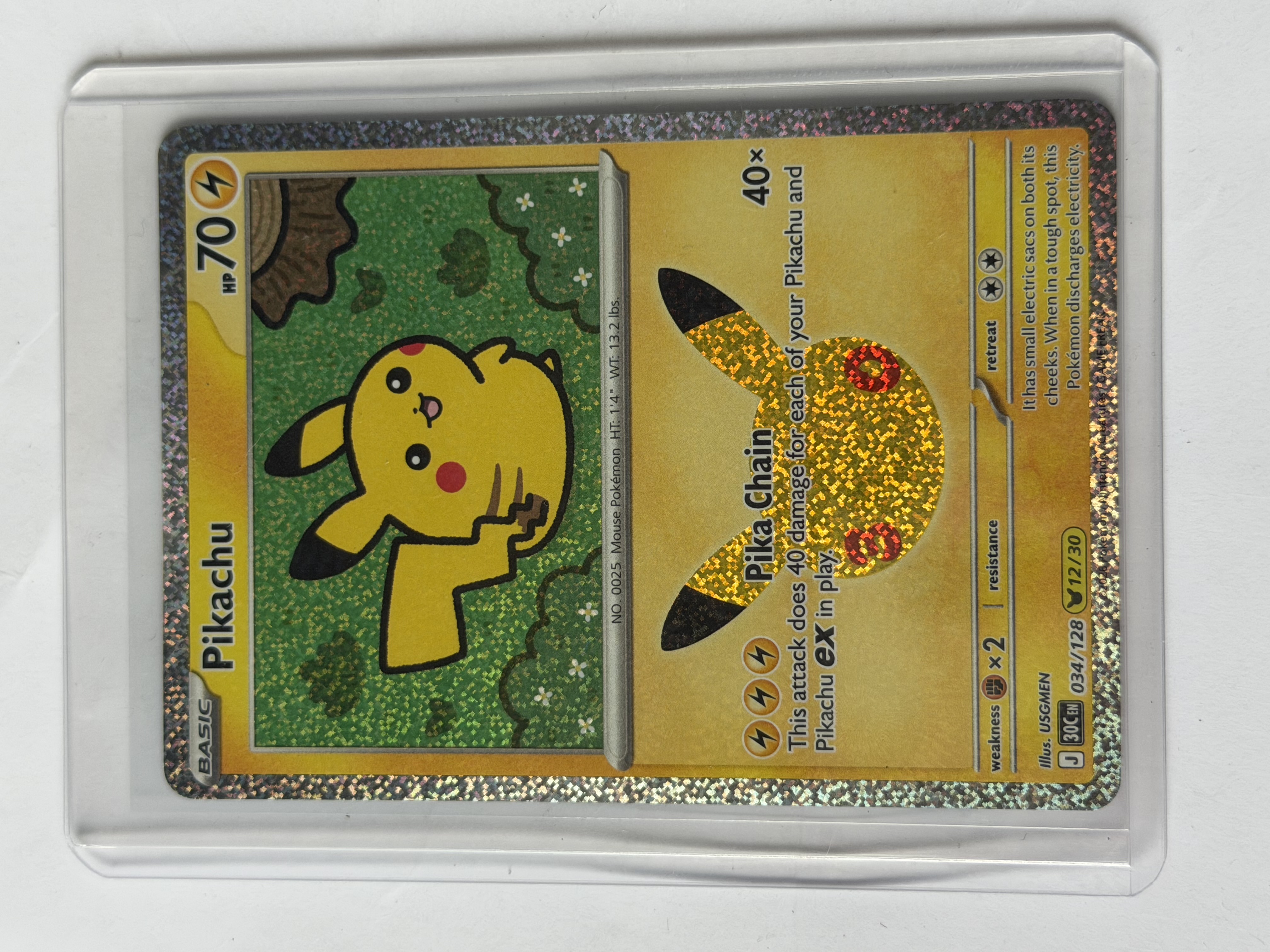 Carta Pikachu 034/128 — Pokémon 30th Anniversary