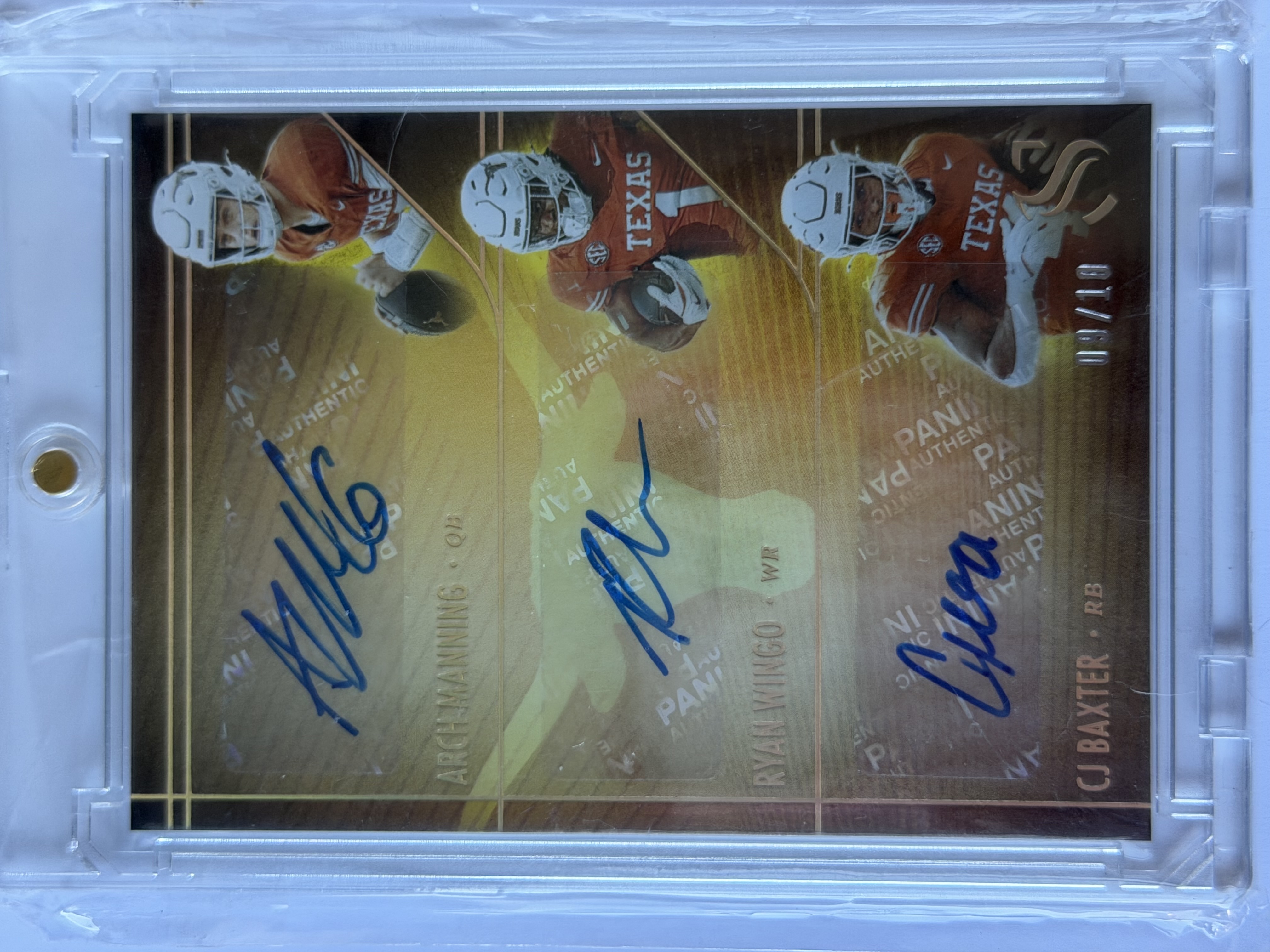 Carta Arch Manning / Ryan Wingo / CJ Baxter 09/10 Triple Autographs Holo Gold